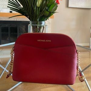 Jet Set Travel Medium Saffiano Leather Dome Crossbody Bag with gold chain